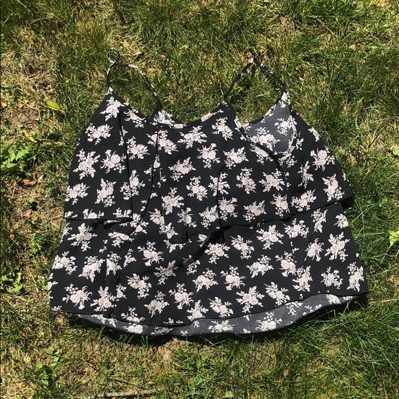 Black and white floral tank - Picture 2 of 2